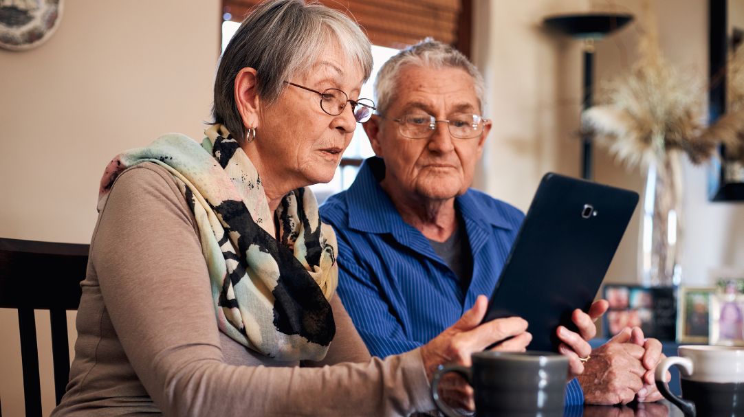 Seniors and their loved ones considering living options